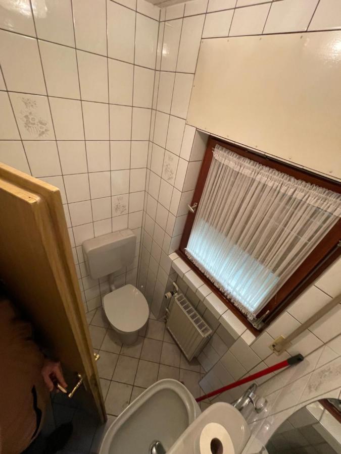 Bonn-Beuel Zentrale Ferienwohnung Mit Parkplaetzen Esterno foto