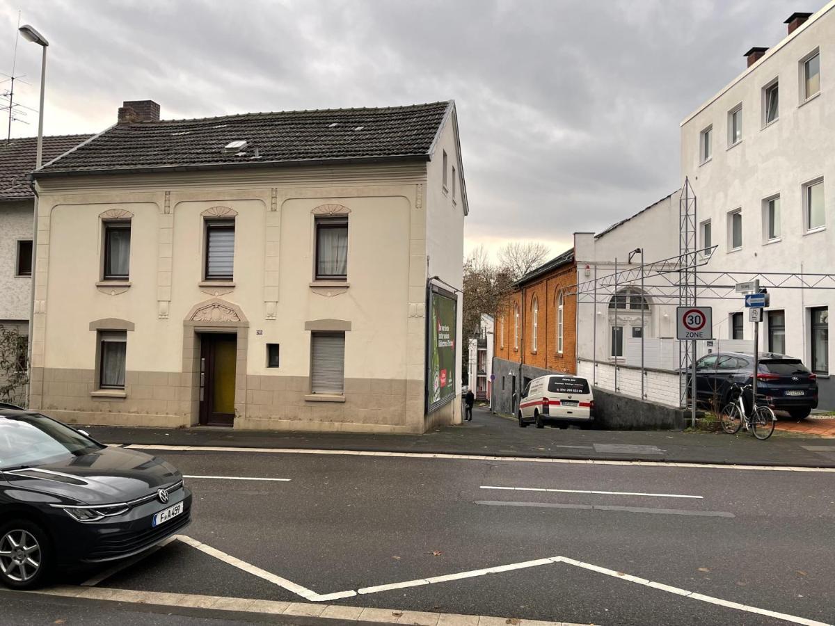 Bonn-Beuel Zentrale Ferienwohnung Mit Parkplaetzen Esterno foto