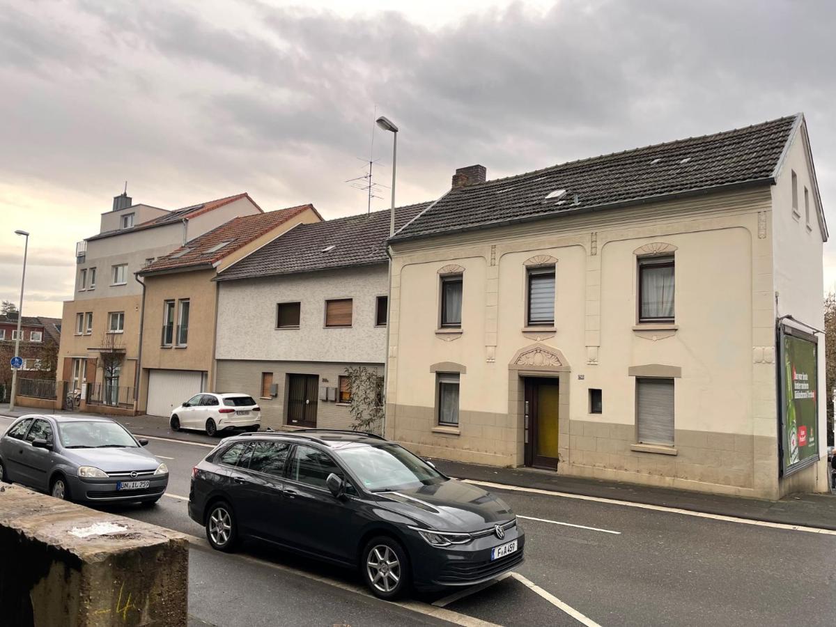 Bonn-Beuel Zentrale Ferienwohnung Mit Parkplaetzen Esterno foto