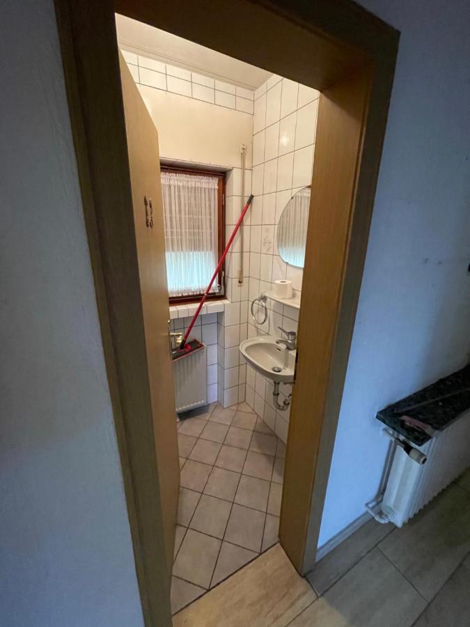 Bonn-Beuel Zentrale Ferienwohnung Mit Parkplaetzen Esterno foto