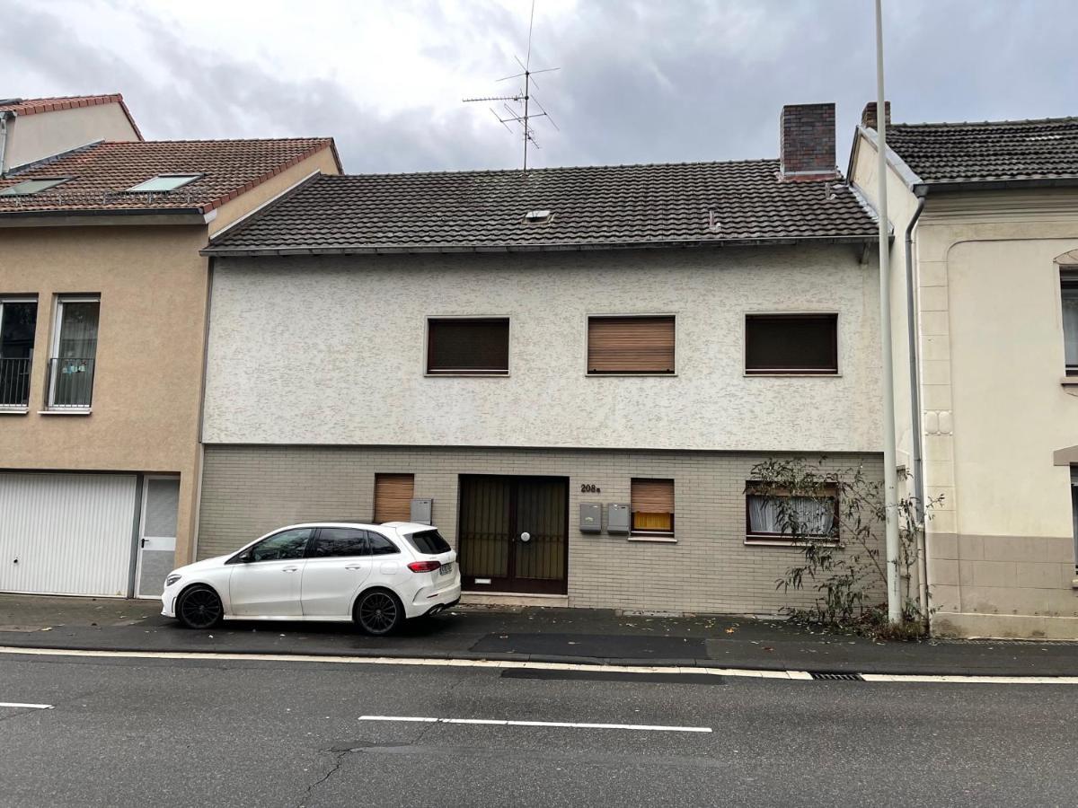Bonn-Beuel Zentrale Ferienwohnung Mit Parkplaetzen Esterno foto