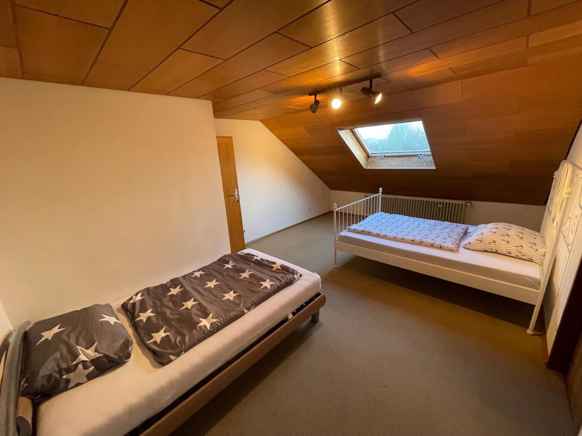 Bonn-Beuel Zentrale Ferienwohnung Mit Parkplaetzen Esterno foto